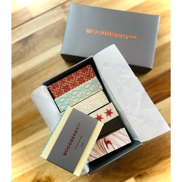 WOODBERRY CO.set of 6Home for the Holidays: Chicago Luxury Soap Box Set